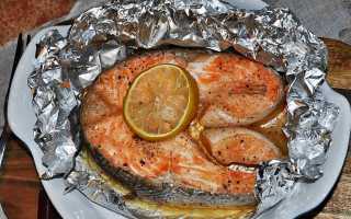 Вкусные и сочные стейки из форели в духовке