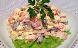 Салаты с консервированной фасолью и крабовыми палочками