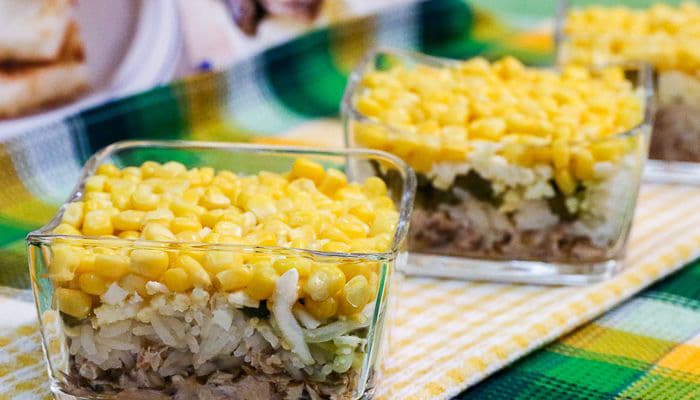 салат с кукурузой 