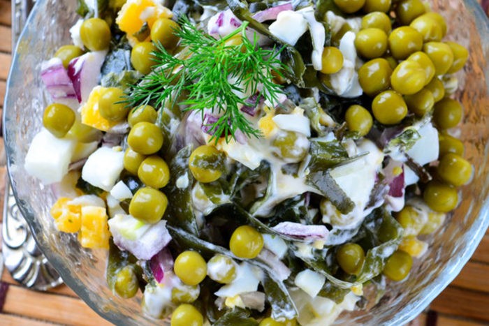 С яйцом и огурцом