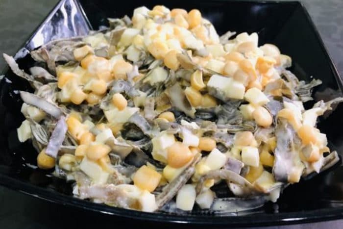 С яйцом и огурцом