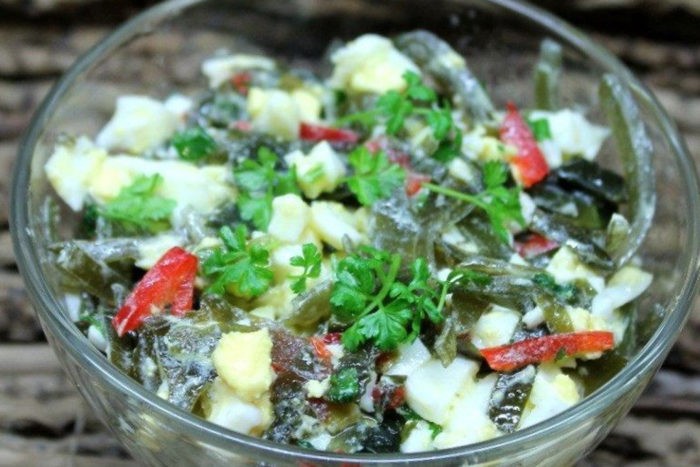 С яйцом и огурцом