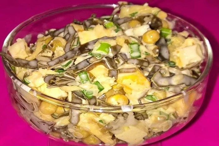 С яйцом и огурцом