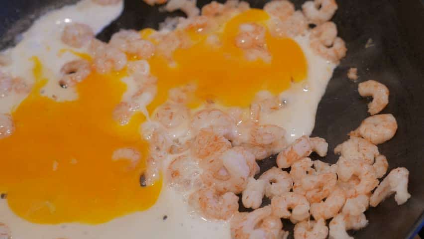 рис с яйцом