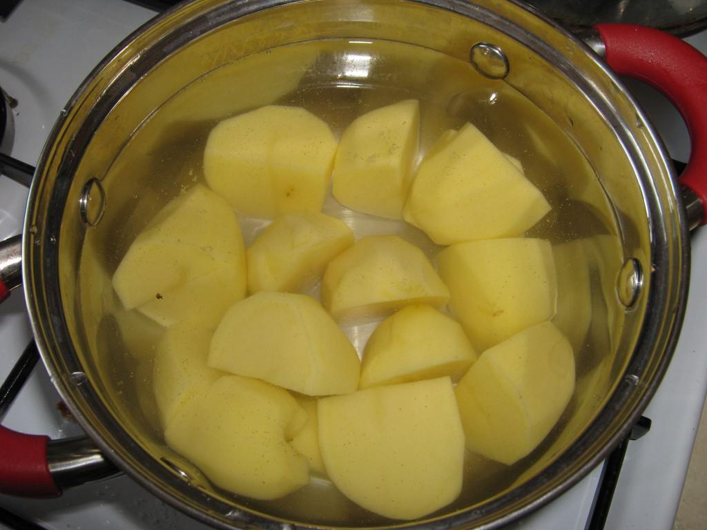 картофель кусочками