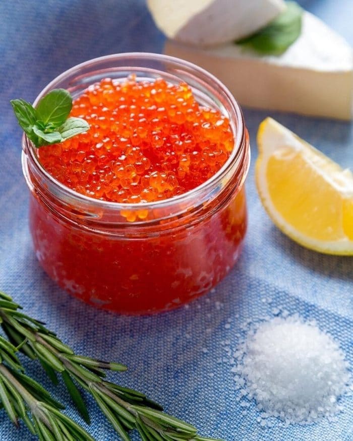засоленная икра форели 
