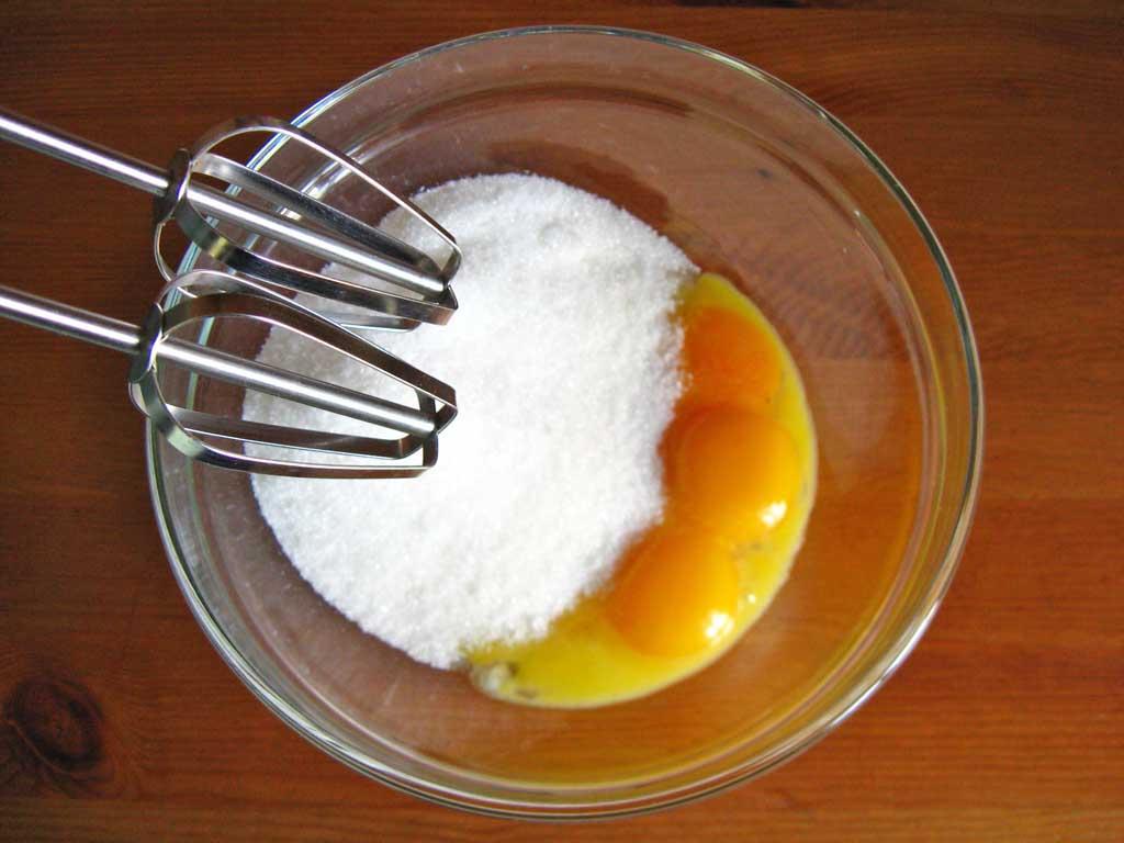 яйцо с мукой