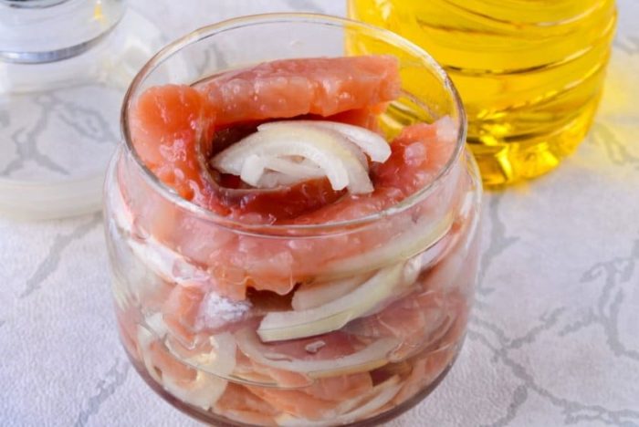 пряная горбуша в банке 