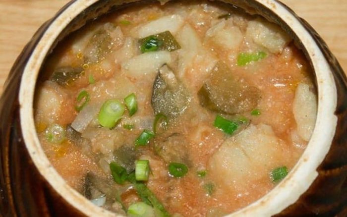 морской окунь в горшочках 