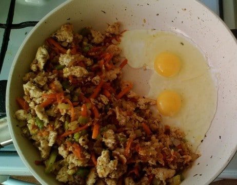 рис с креветкой и яйцом