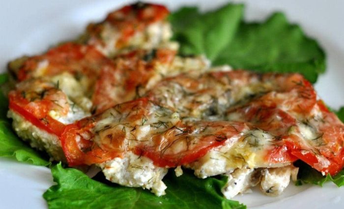 минтай с томатами и сыром 