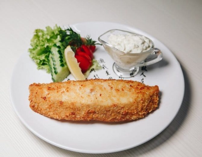 минтай в чесночной панировке