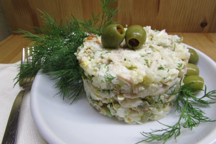 салат из трески с креветками слоеный 