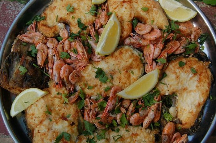 паэлья с зубаткой и морепродуктами