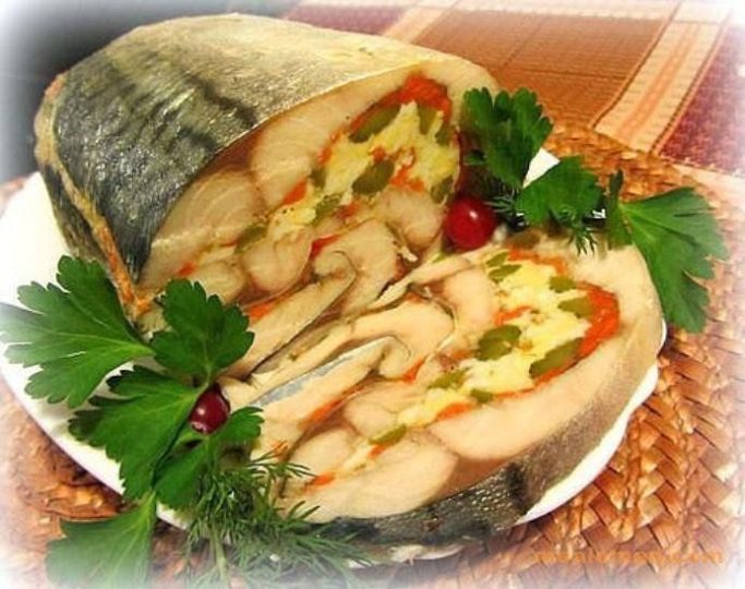 рулетики из скумбрии с огурцом и сыром