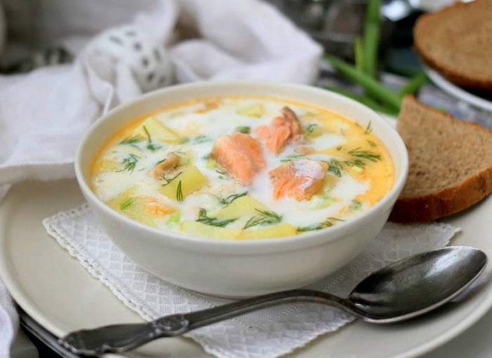 уха с красной рыбы 