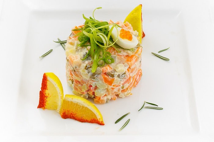 салат с морковью и зеленью 
