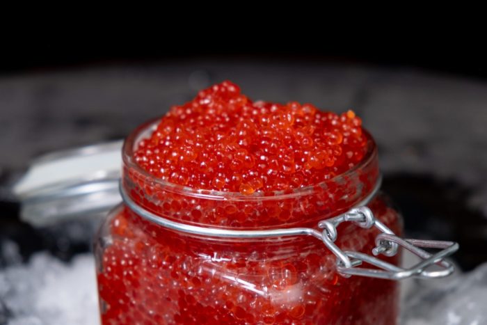 удаление пленки с икры миксером 