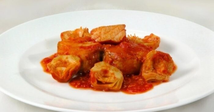 рыба тушенная с артишоками 
