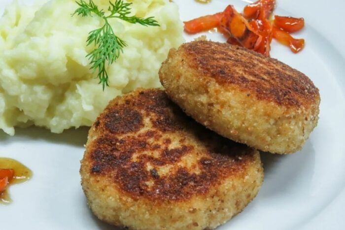 рыбные котлеты из мойвы 