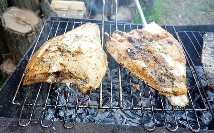 рыба жаренная на решетке