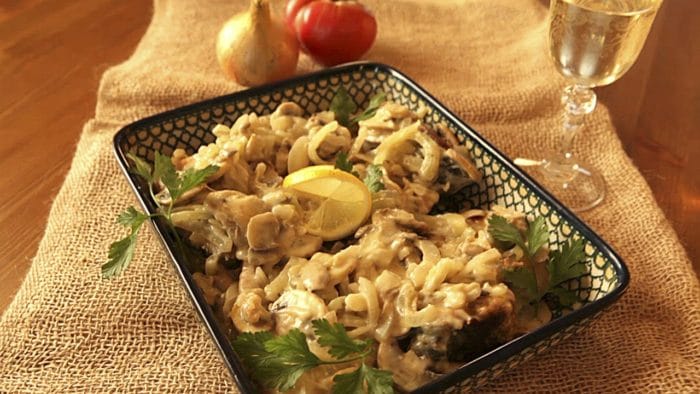 минтай с грибами и сметаной