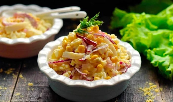 салат с рисом и кальмарами 