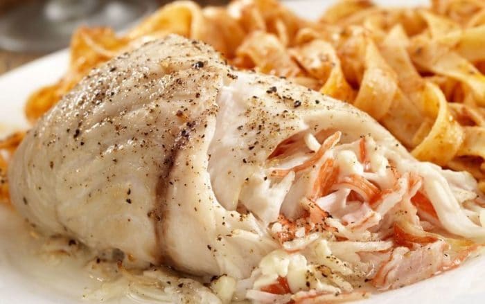 камбала запеченная с крабовым мясом 