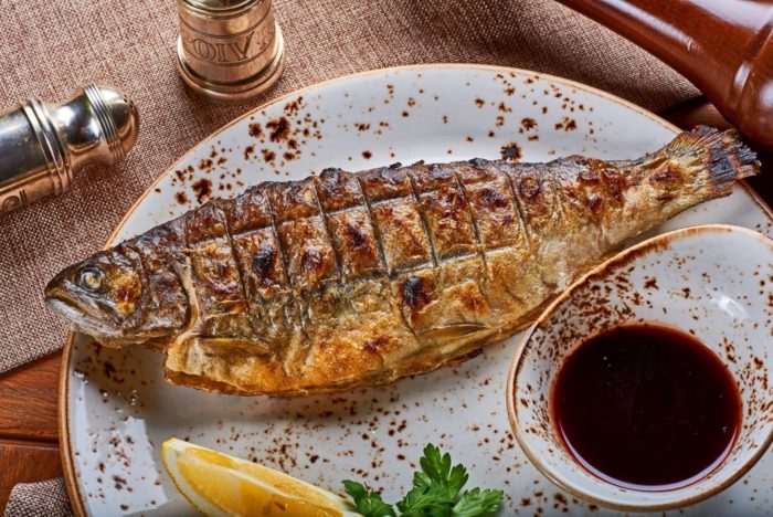карп с соусом 