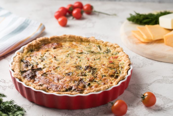 киш с румяной корочкой с грибами 