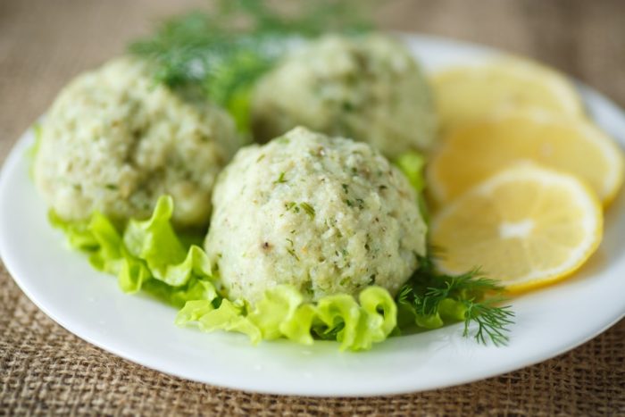 рыбные котлеты с рисом 