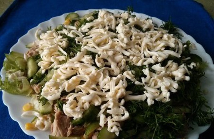 с куриным мясом и кальмаром 