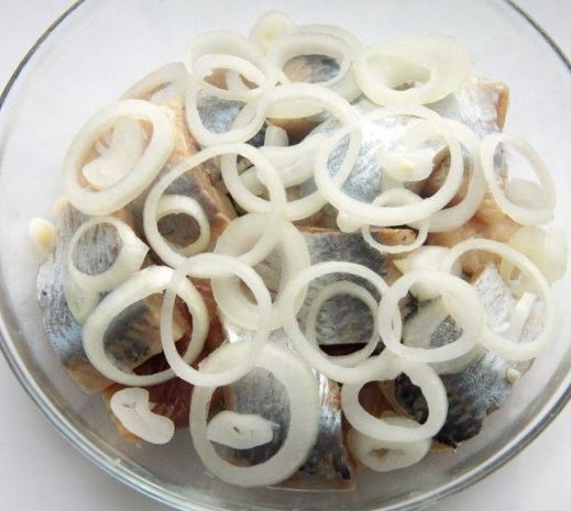 лук и сельдь