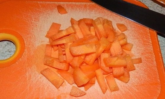 морковь кубиками