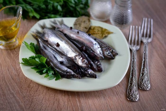 мойва маринованная с имбирем и черным перцем 
