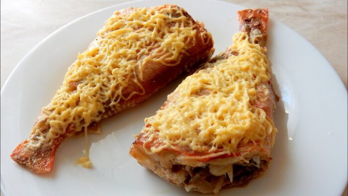 филе морского окуня под сырной корочкой 