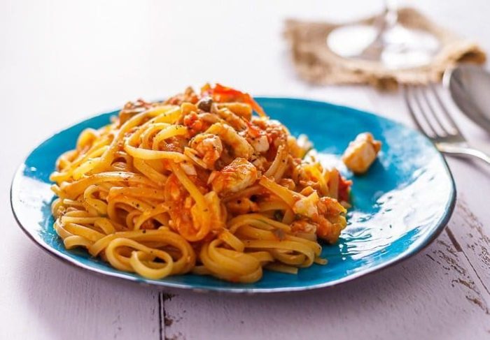 спагетти в томатном соусе