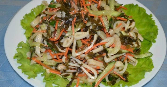 салат с морской капустой и кальмарами 