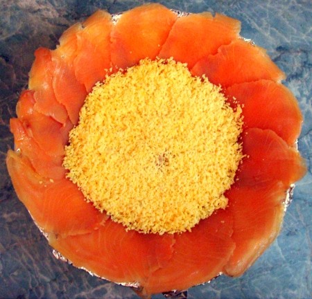 салат с рыбой