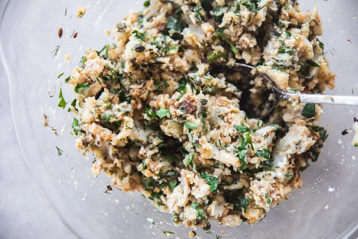 смешиваем рыбный фарш