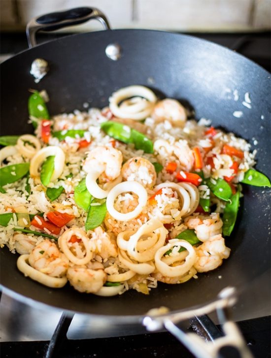 рис с креветками и кальмаром