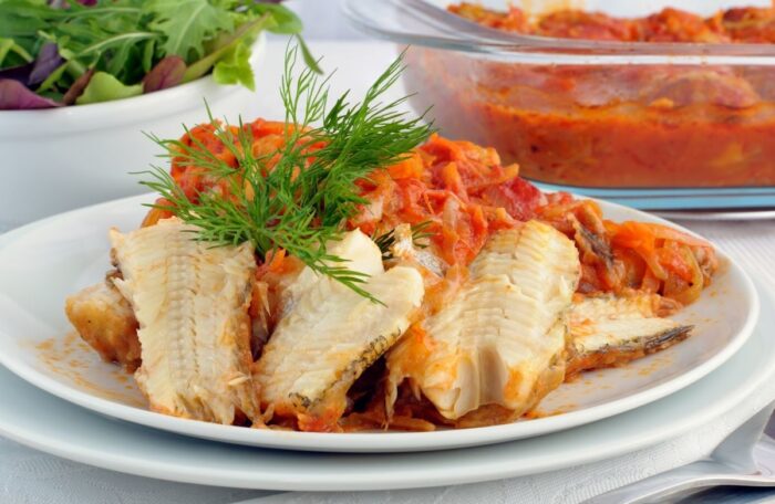 рыба в морковном соусе 