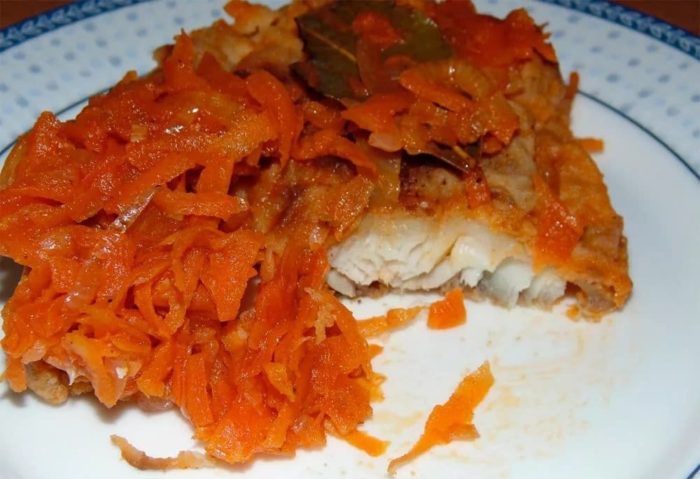 камбала с морковью и луком 