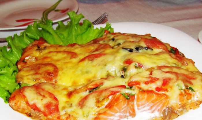 запекание стейка семги с сыром 