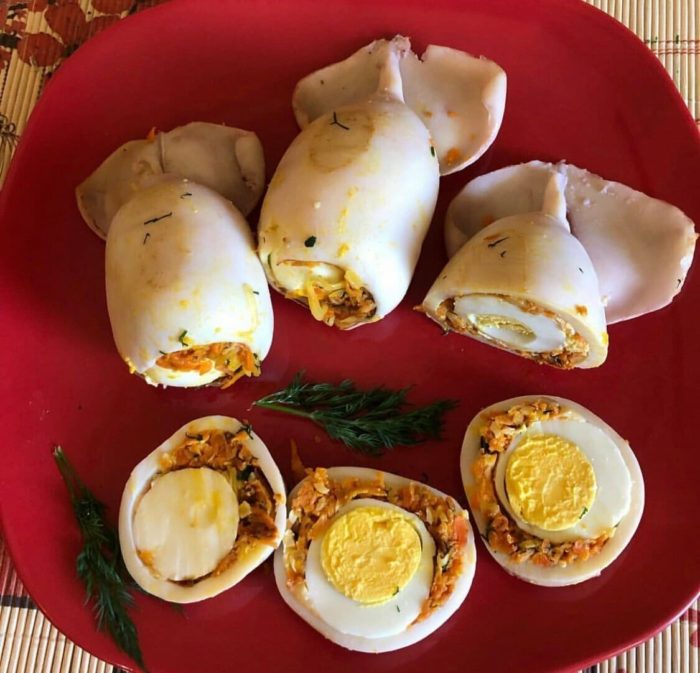 кальмар с куриным яйцом 