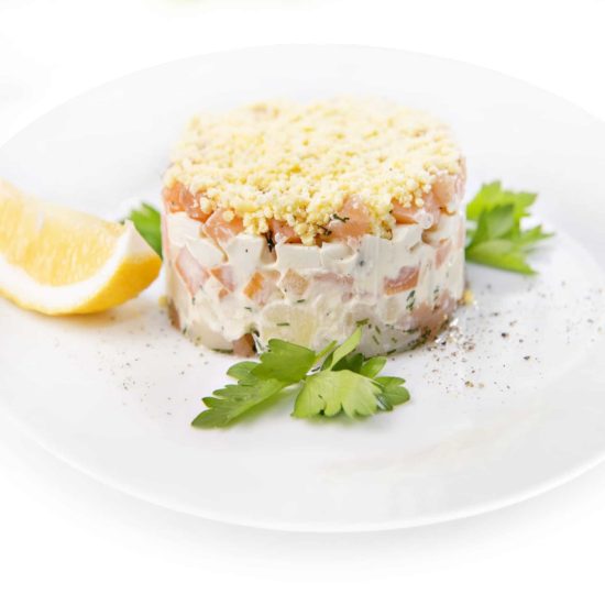 саласытный салат с горбушей и картофелем 
