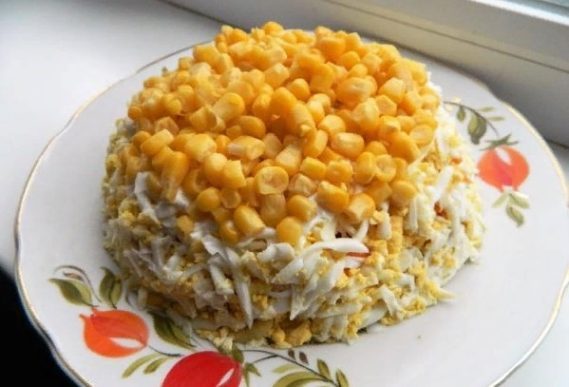 необычная мимоза с кукурузой 