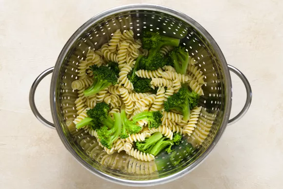 процеживаем через дуршлаг