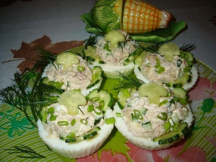 салат с тунцом