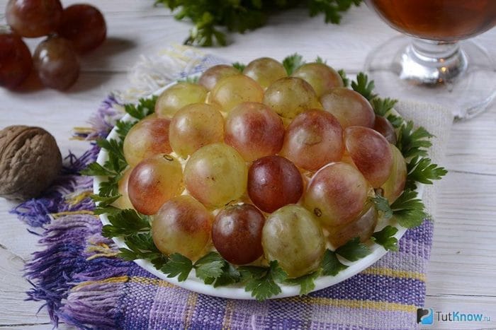 салат с тунцом